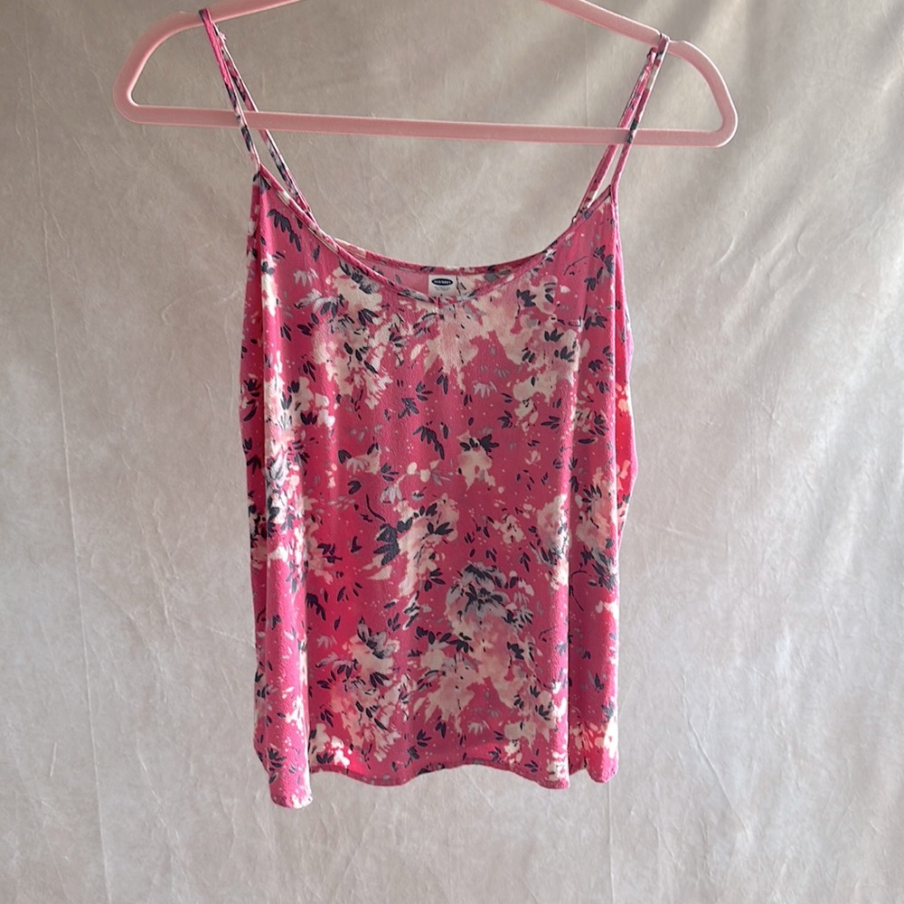 💕Ladies small pink old navy top💋